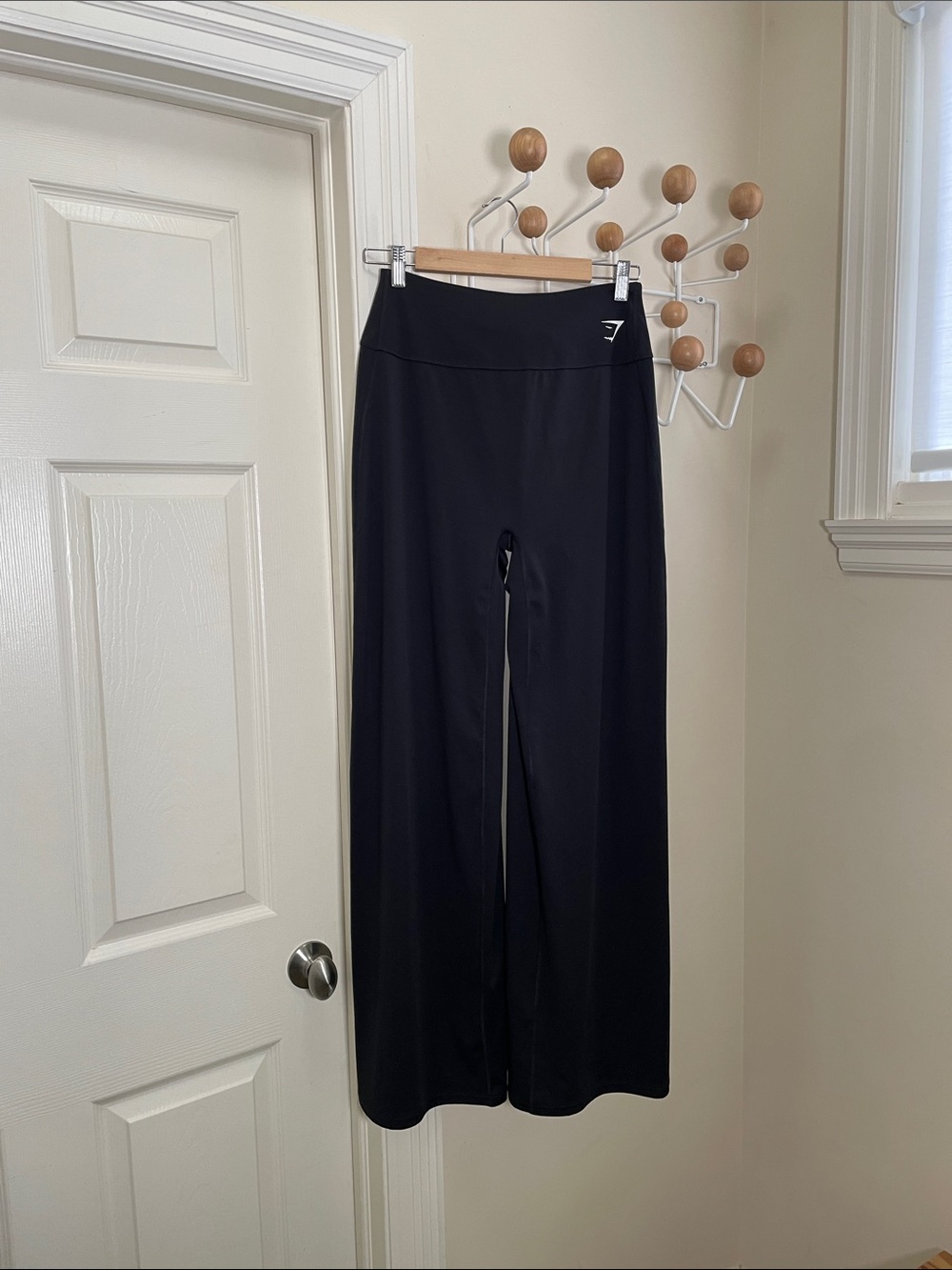 Gymshark - Athletic Wide Legged Flowy Gym Pants - Black - XL